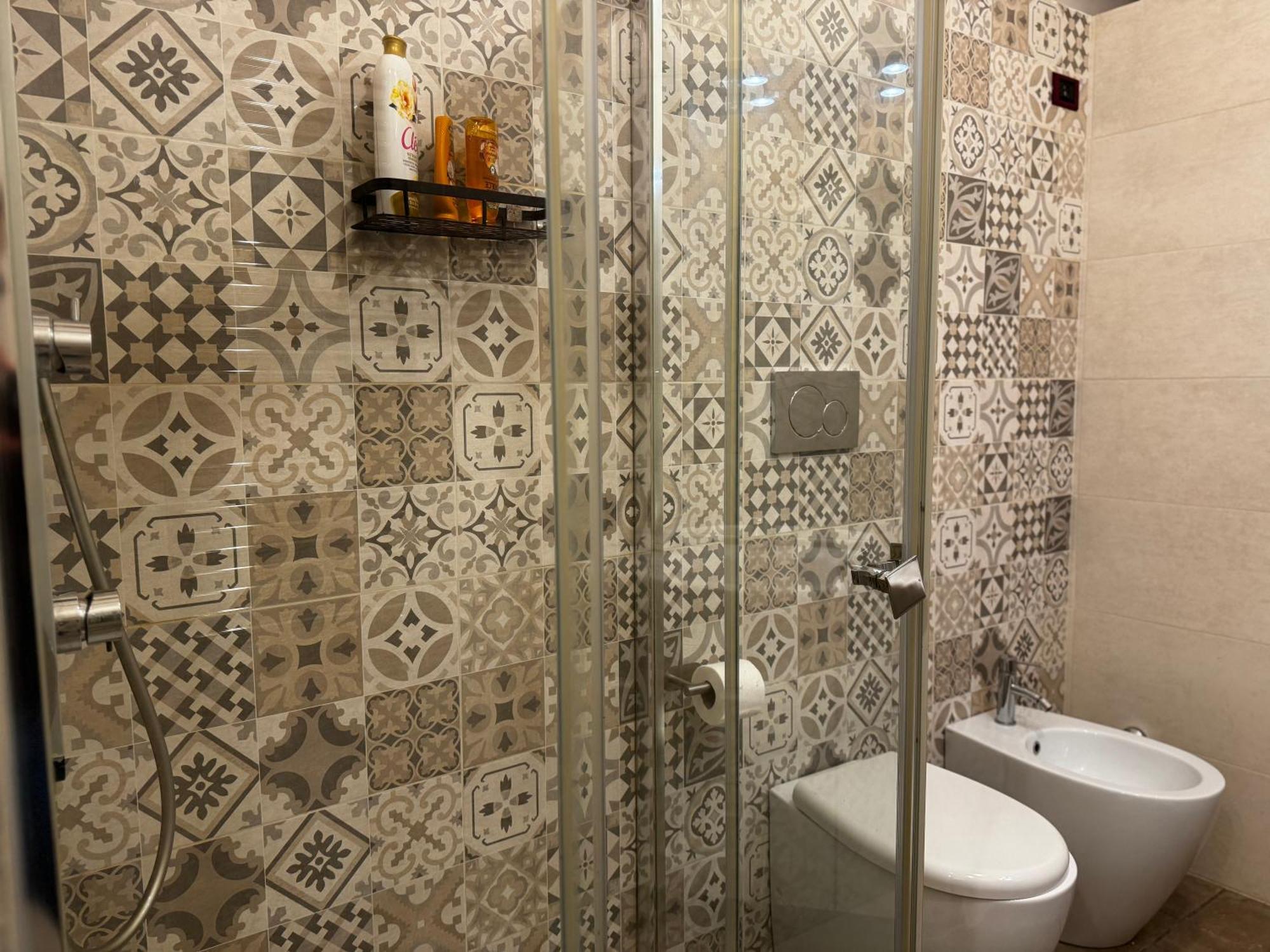 Apartament Regina Milano In Verona - Sky Tv, Wifi E Breakfast Box Zewnętrze zdjęcie