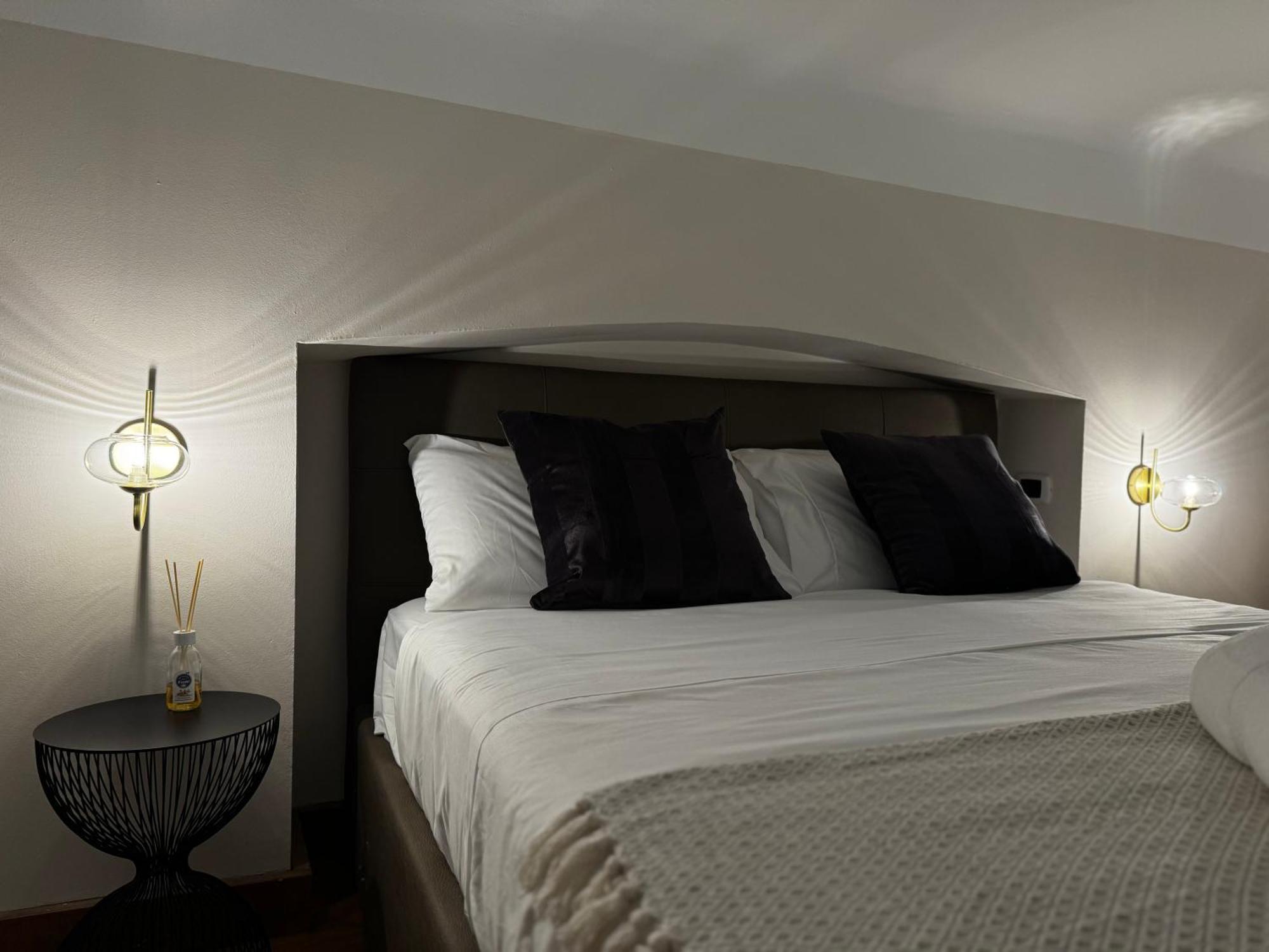 Apartament Regina Milano In Verona - Sky Tv, Wifi E Breakfast Box Zewnętrze zdjęcie