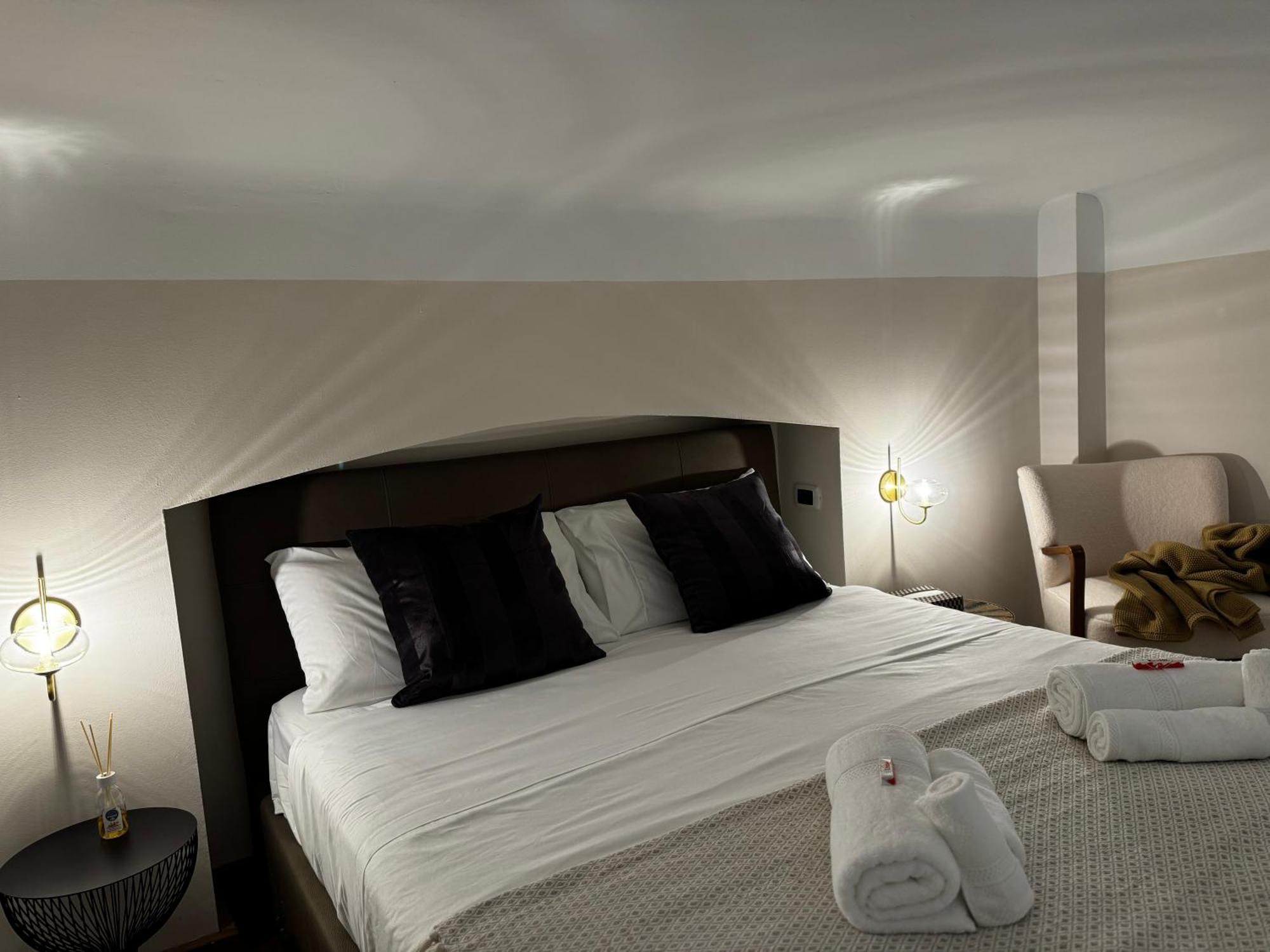 Apartament Regina Milano In Verona - Sky Tv, Wifi E Breakfast Box Zewnętrze zdjęcie